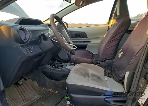 2013 Toyota Prius C from USA, damaged, VIN JTDKDTB31D1550071